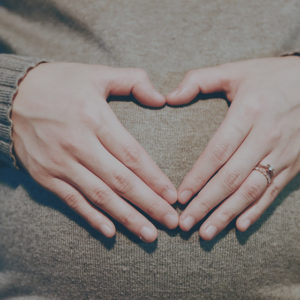 Hypnose, Accompagnement prénatal et attitude ocytocique : 9 mois pour s’accueillir